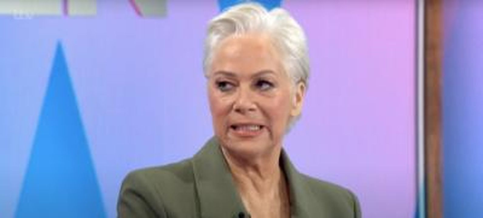 La_controversia_dellannuncio_sulla_perdita_di_peso_hdV6fYY1lQ - Confidenze24 source:entertainmentdaily - La controversia dell'annuncio sulla perdita di peso - Denise Welch su Loose Women