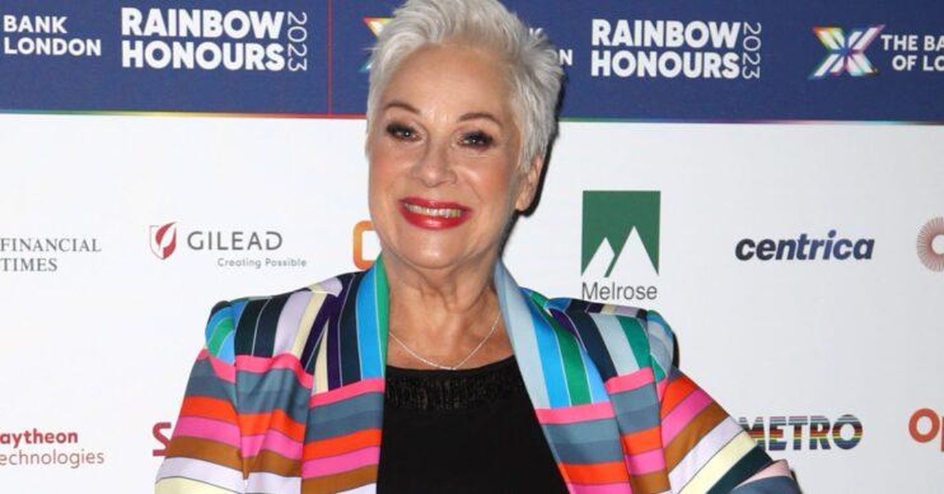 La_controversia_dellannuncio_sulla_perdita_di_peso_iCYyh5c4xb - Confidenze24 source:entertainmentdaily - La controversia dell'annuncio sulla perdita di peso - Denise Welch sul red carpet