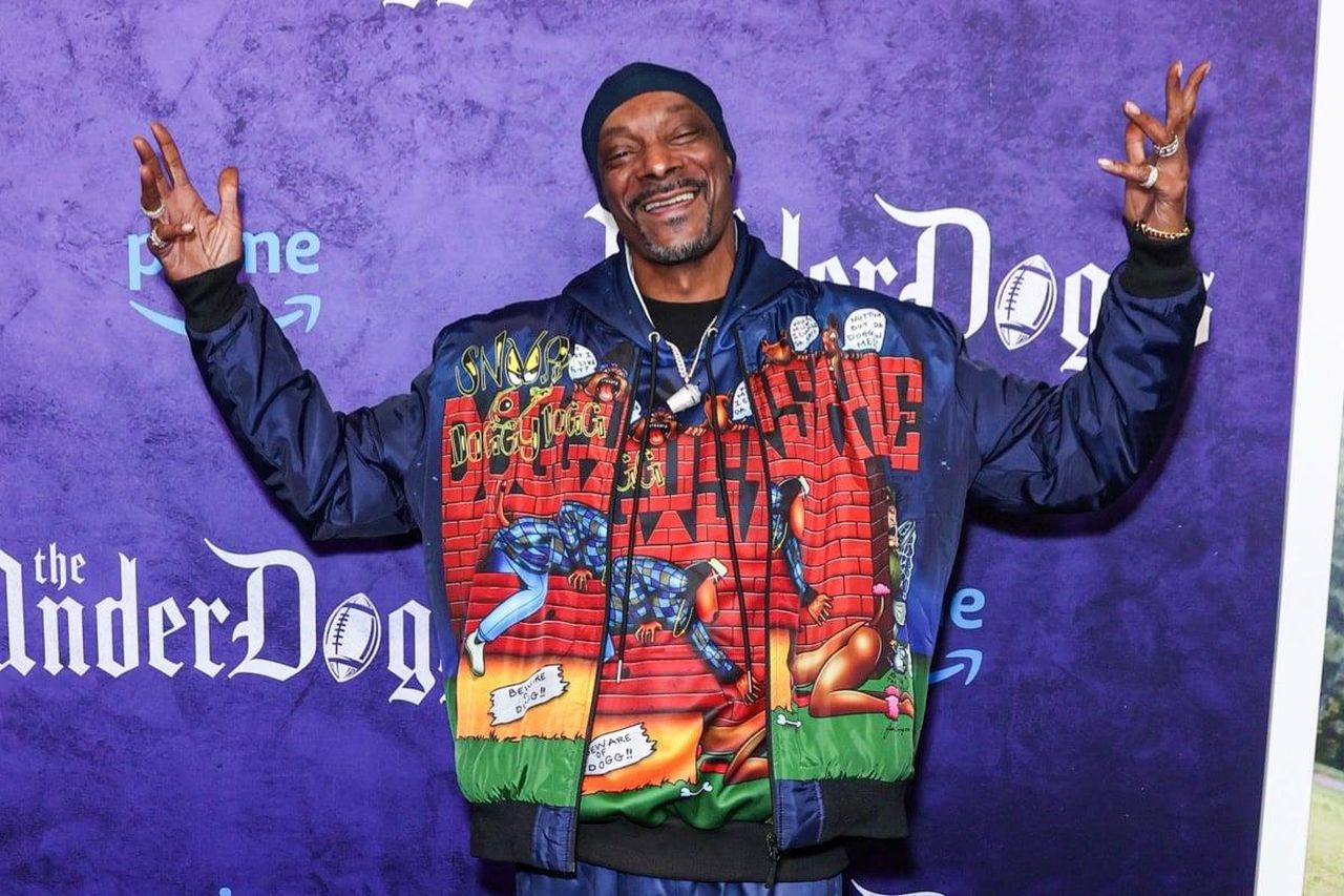 La_controversia_dellesibizione_di_Snoop_Dogg_oov2AUmZzF - Confidenze24 source:socialitelife - La controversia dell'esibizione di Snoop Dogg - Snoop Dogg alla premiere di 'The Underdoggs' su Amazon Prime Video