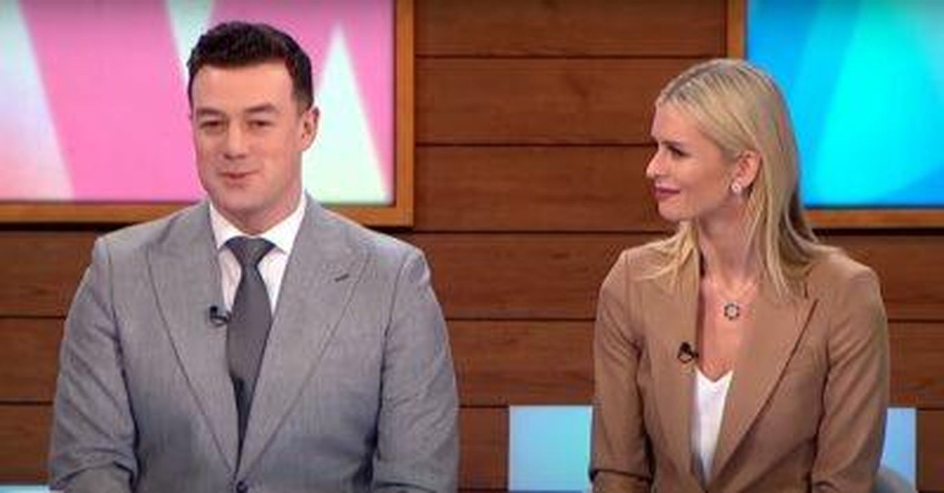 La_coppia_di_Strictly_non__pi_amica_qu24rN2ZgP - Confidenze24 source:entertainmentdaily - La coppia di Strictly non è più amica - Kai e Nadiya sorridenti su Loose Women
