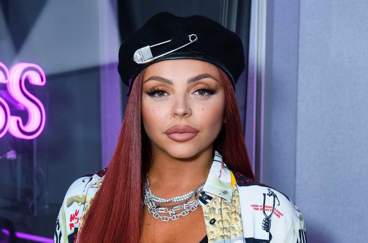 La_dolce_notizia_di_Jesy_BAlkLrrIbx - Confidenze24 source:billboard - La dolce notizia di Jesy - Jesy Nelson in visita a KISS FM a Londra
