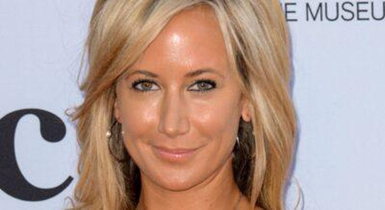 La_ex_di_Paul_Danan_parla_della_sua_morte_QFcH4CVETh - Confidenze24 source:entertainmentdaily - La ex di Paul Danan parla della sua morte - Isabella Hervey sorridente