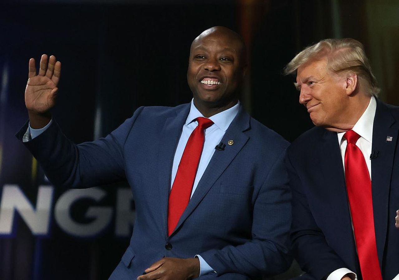 La_nuova_direttiva_di_Trump_sul_Mese_della_Storia_Nera_2WlYzaROsa - Confidenze24 La nuova direttiva di Trump sul Mese della Storia Nera - Donald Trump partecipa a un Town Hall di Fox News in South Carolina