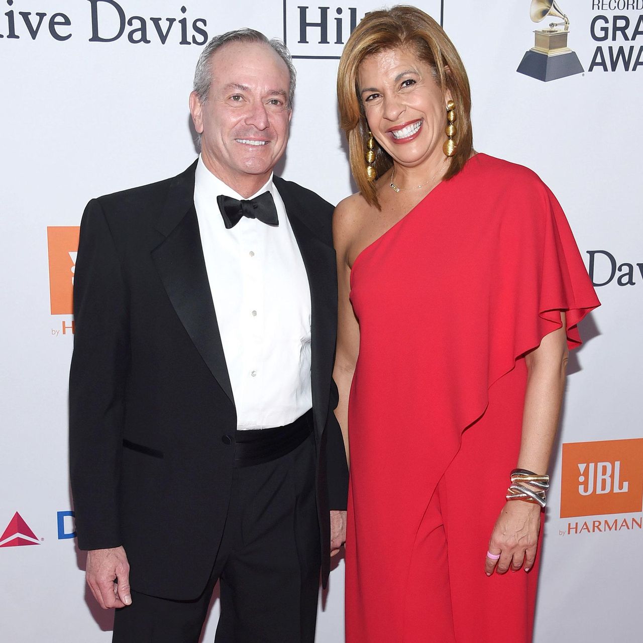 La_rottura_TPMRJ2pbzn - Confidenze24 source:usmagazine - La rottura - Hoda Kotb e Joel Schiffman dopo la rottura