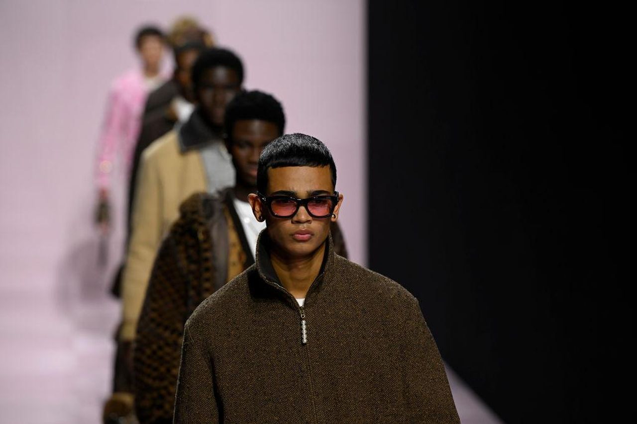 La_sfilata_di_Pharrell_a_Parigi_bawCor1jTy - Confidenze24 source:bossip - La sfilata di Pharrell a Parigi - Louis Vuitton: Runway - Paris Fashion Week - Menswear Fall-Winter 2025/2026