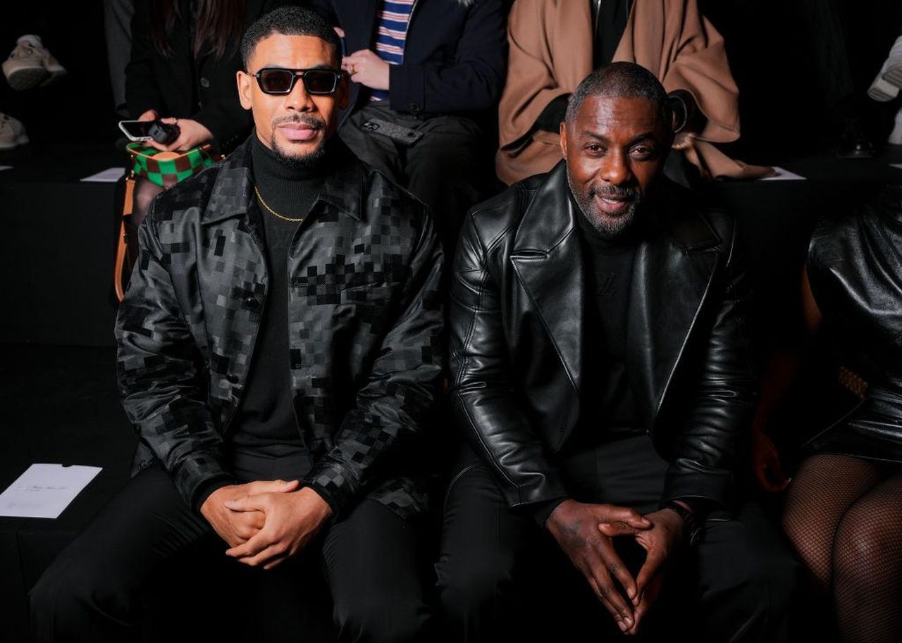 La_sfilata_di_Pharrell_a_Parigi_xxDmQjxvu7 - Confidenze24 source:bossip - La sfilata di Pharrell a Parigi - Louis Vuitton - Front Row - Paris Fashion Week - Menswear Fall 2025