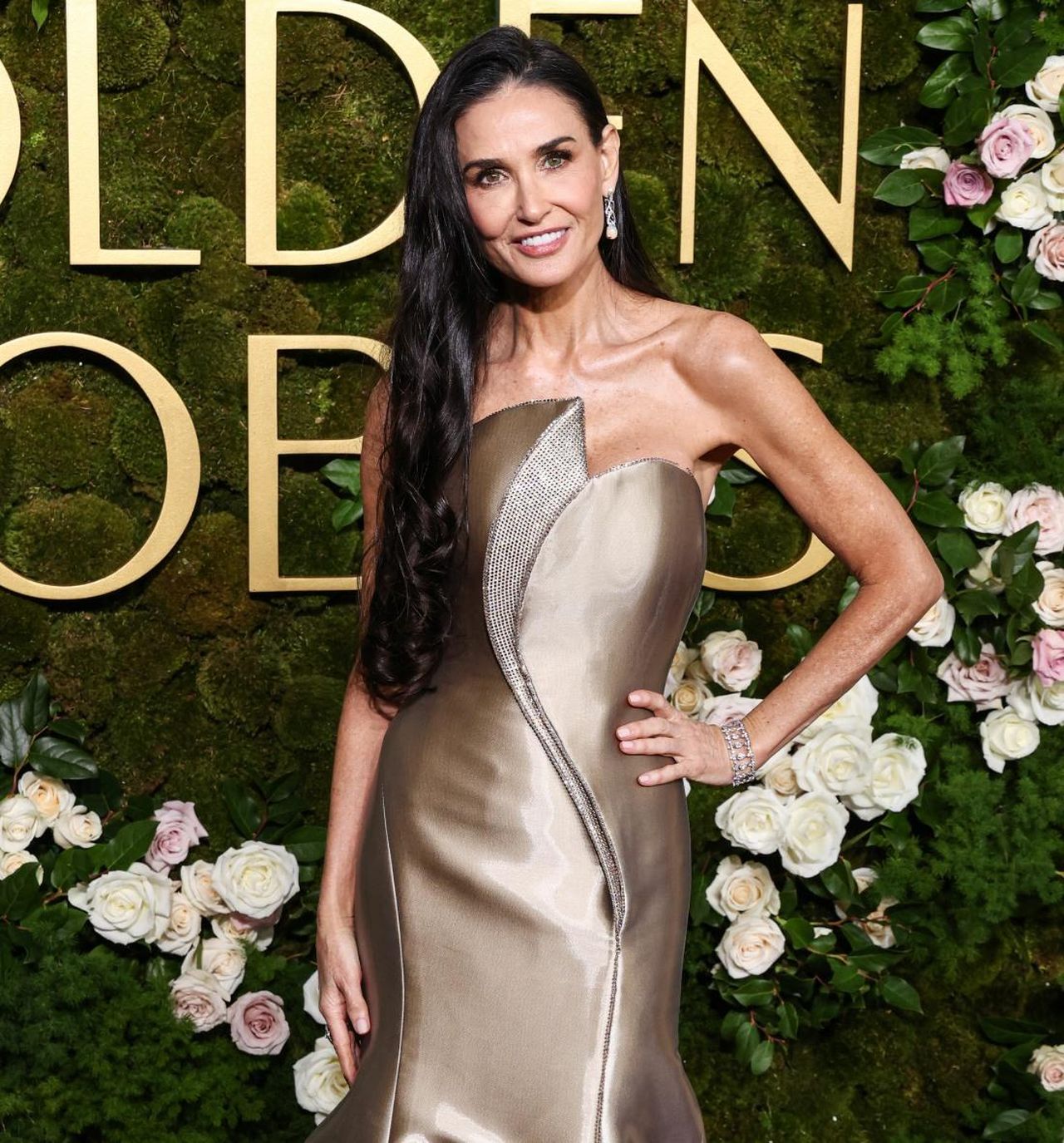 La_vittoria_di_Demi_Moore_ai_Golden_Globes_b1Y2wHywiz - Confidenze24 source:celebitchy - La vittoria di Demi Moore ai Golden Globes - Demi Moore ai Golden Globes 2025