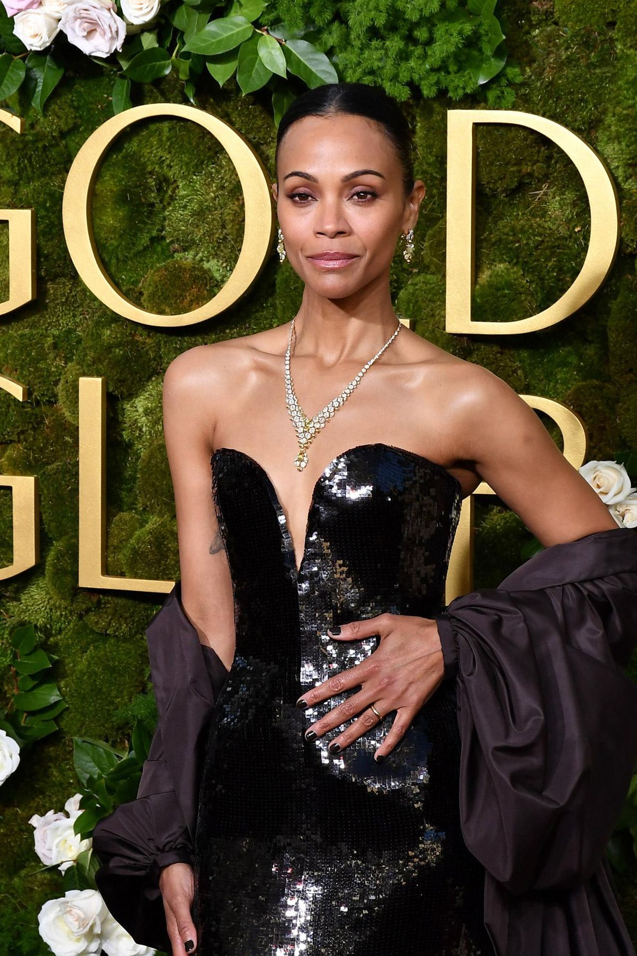 La_vittoria_di_Zoe_Saldana_ai_Golden_Globes_uPRnB4ERrR - Confidenze24 source:celebitchy - La vittoria di Zoe Saldana ai Golden Globes - Zoe Saldana ai Golden Globes 2025
