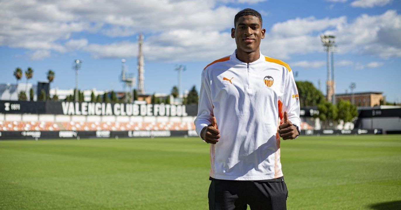 Lagente_di_Mosquera_Sergio_Barila_Cristhian__concentrato_solo_al_Valencia_Adxwg3SbHh - Confidenze24 source:Blasting News - L'agente di Mosquera Sergio Barila: "Cristhian è concentrato solo al Valencia" - Cristhian Mosquera