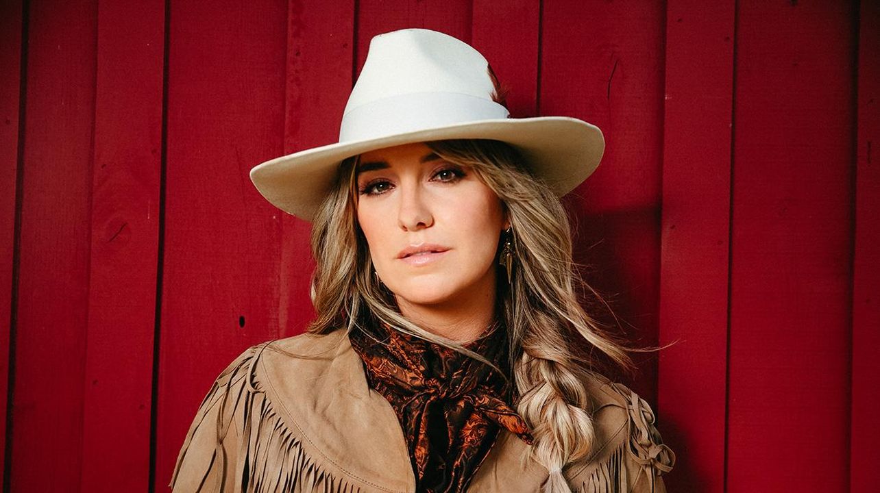 Lainey_Wilson_e_il_suo_Rinnovo_con_Sony_Music_NihDlwL943 - Confidenze24 source:billboard - Lainey Wilson e il suo Rinnovo con Sony Music - Lainey Wilson