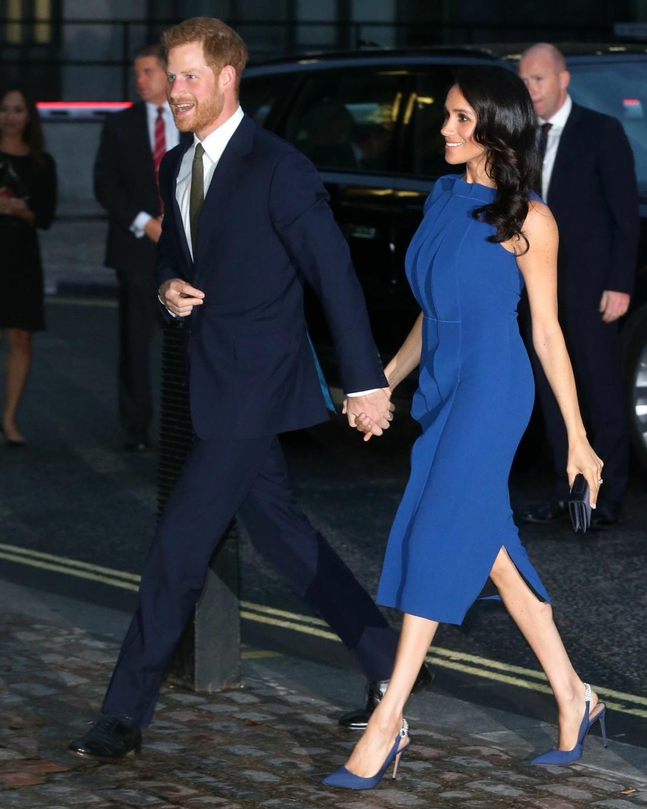 Lamore_di_Meghan_per_le_scarpe_Aquazzura_8oyrYzmAor - Confidenze24 source:celebitchy - L'amore di Meghan per le scarpe Aquazzura - Meghan Markle con scarpe Aquazzura