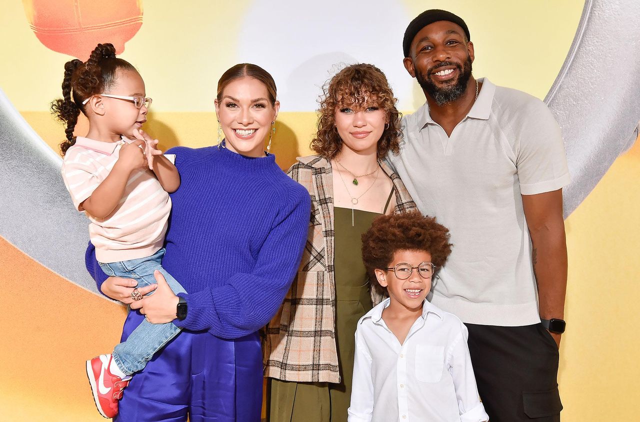 Le_Rivelazioni_di_Allison_Holker_f8mPed8U85 - Confidenze24 source:usmagazine - Le Rivelazioni di Allison Holker - Allison Holker Risponde alle Critiche per il Suo Libro