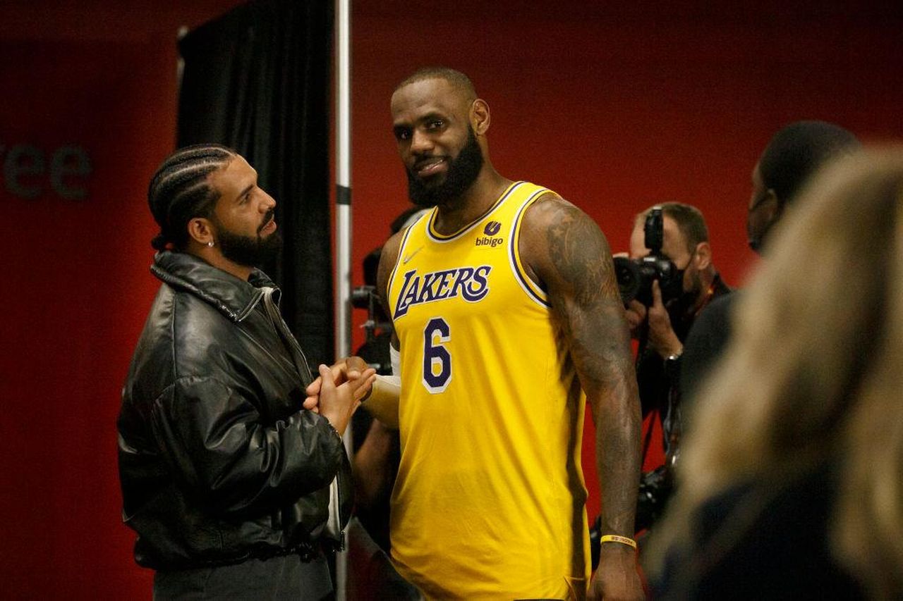 Le_Rivelazioni_di_DJ_Akademiks_DVys7UW3uj - Confidenze24 source:bossip - Le Rivelazioni di DJ Akademiks - Los Angeles Lakers v Toronto Raptors