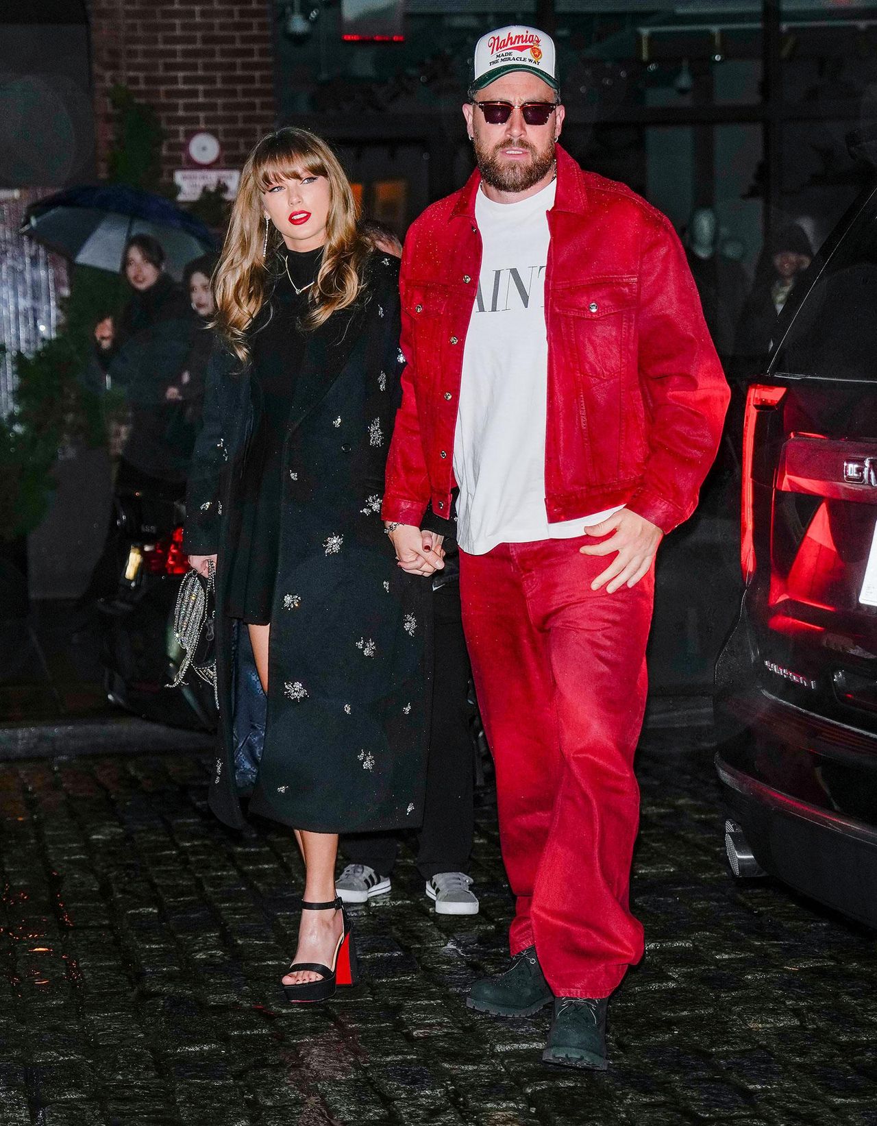Le_Uscite_di_Coppia_a_New_York_SRzkrX7U1j - Confidenze24 source:usmagazine - Le Uscite di Coppia a New York - Taylor Swift e Travis Kelce