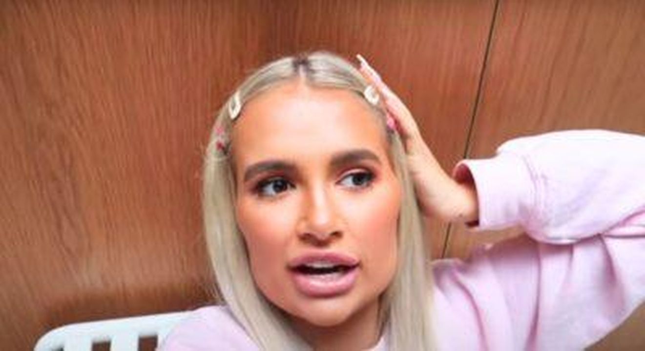 Le_foto_di_MollyMae_prima_e_dopo_C3Ero69X7H - Confidenze24 source:entertainmentdaily - Le foto di Molly-Mae prima e dopo - Molly-Mae che guarda lontano dalla telecamera