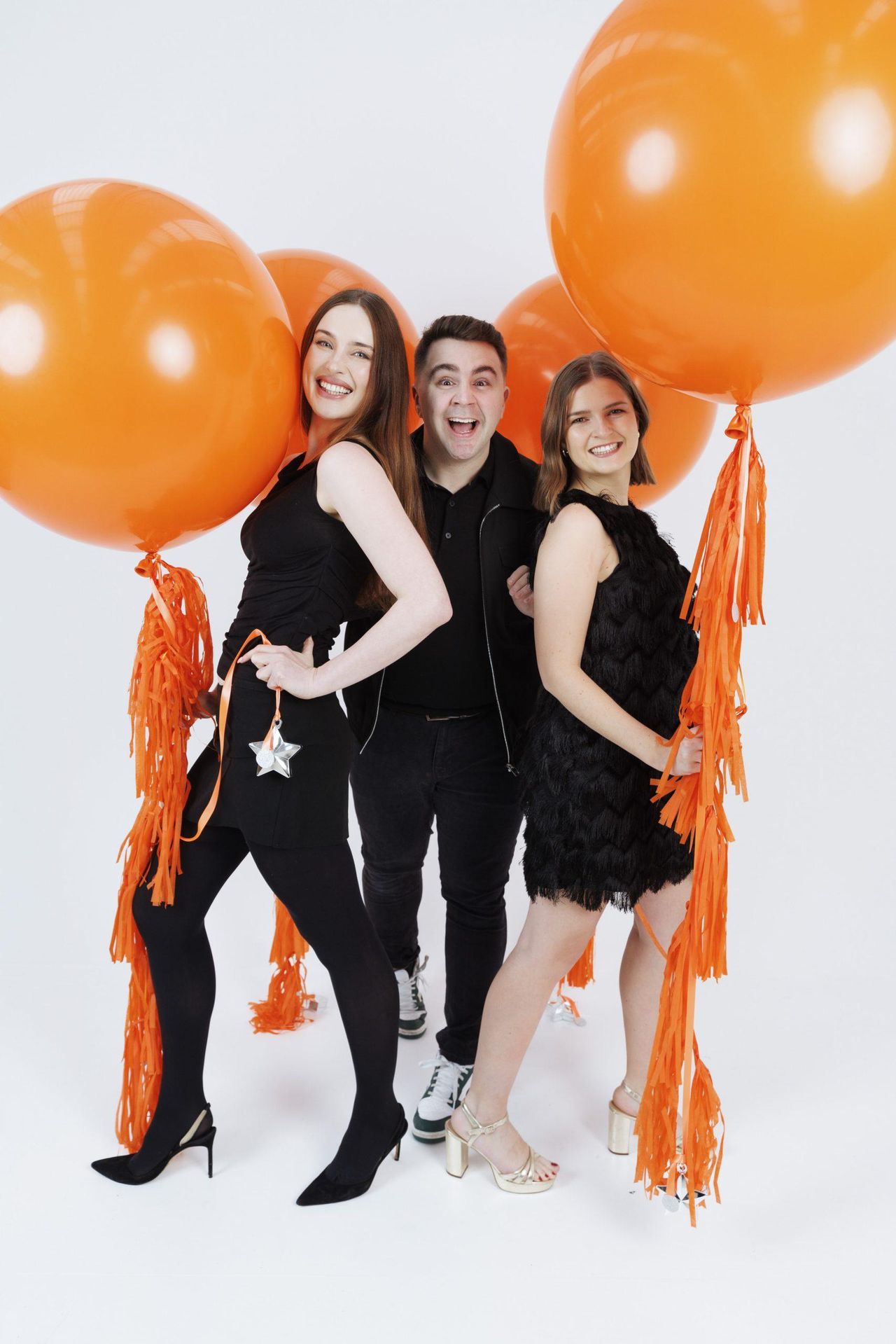 Le_parole_di_Dan_Healy_mEnMWCk7rq - Confidenze24 source:vipmagazine - Le parole di Dan Healy - Roz Purcell, Carl Mullan, e Aisling Bonner. Pic: Andres Poveda