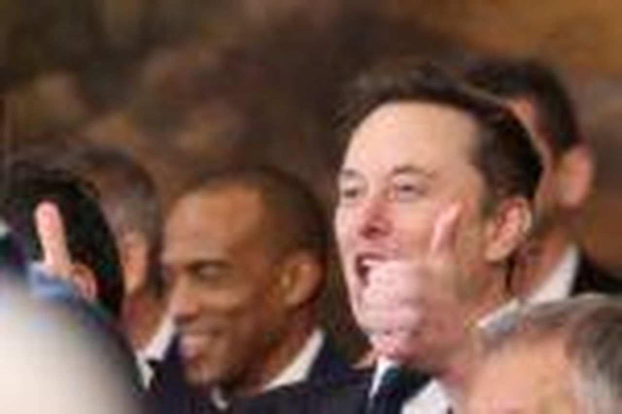 Le_reazioni_al_gesto_di_Musk_h5Vdi2z3iR - Confidenze24 source:celebitchy - Le reazioni al gesto di Musk - Elon Musk all'inaugurazione di Trump
