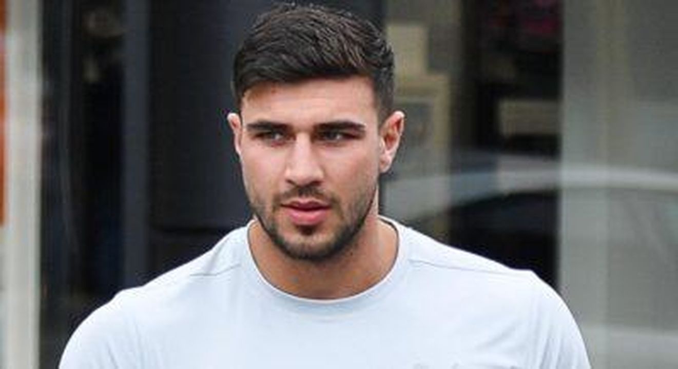 source:entertainmentdaily - Le ‘regole’ di Molly-Mae per la ‘riunione’ con Tommy Fury - Tommy Fury imbronciato