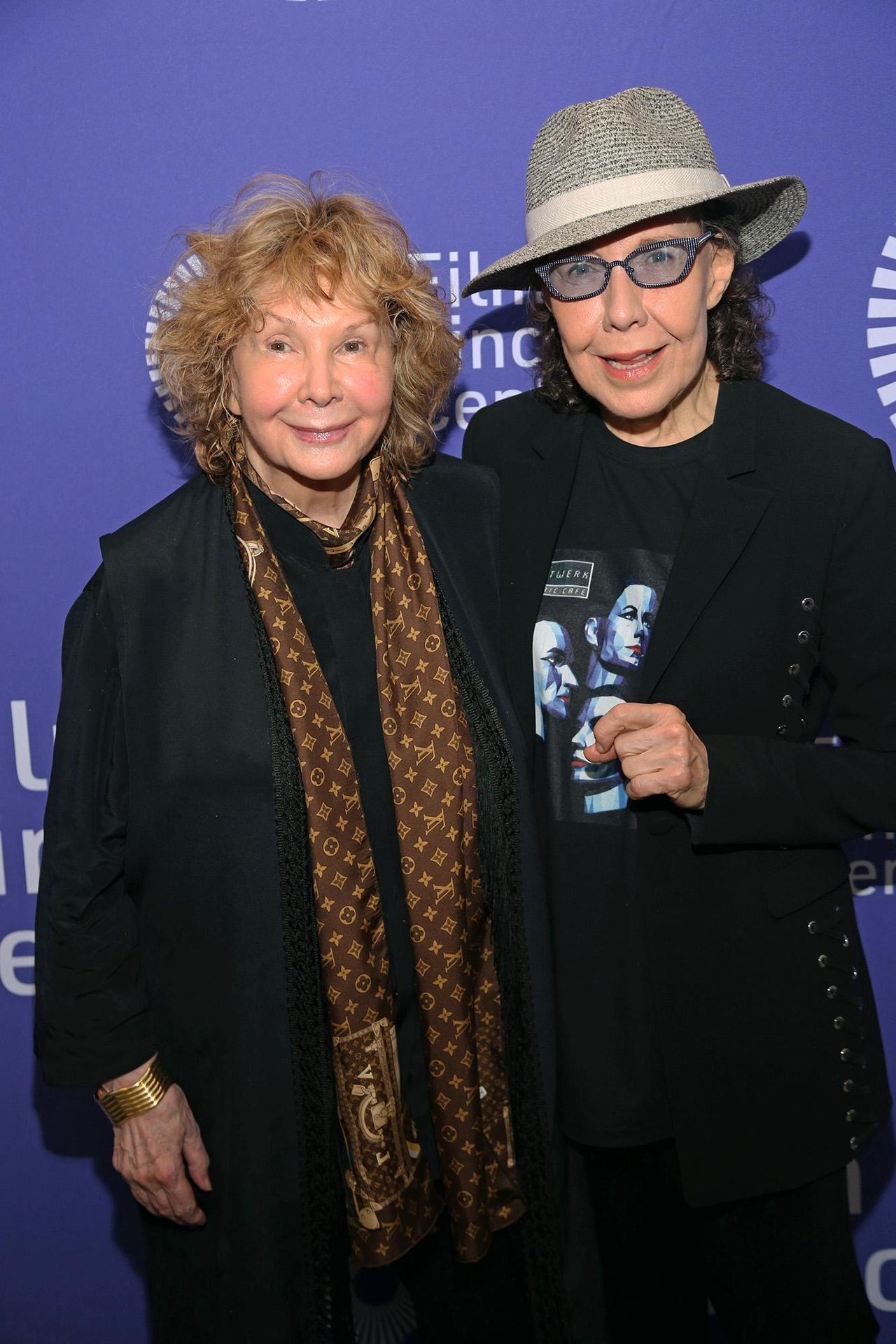 Lily_Tomlin_e_Jane_Wagner_dTMDcNLk2u - Confidenze24 source:usmagazine - Lily Tomlin e Jane Wagner - Lily Tomlin e Jane Wagner