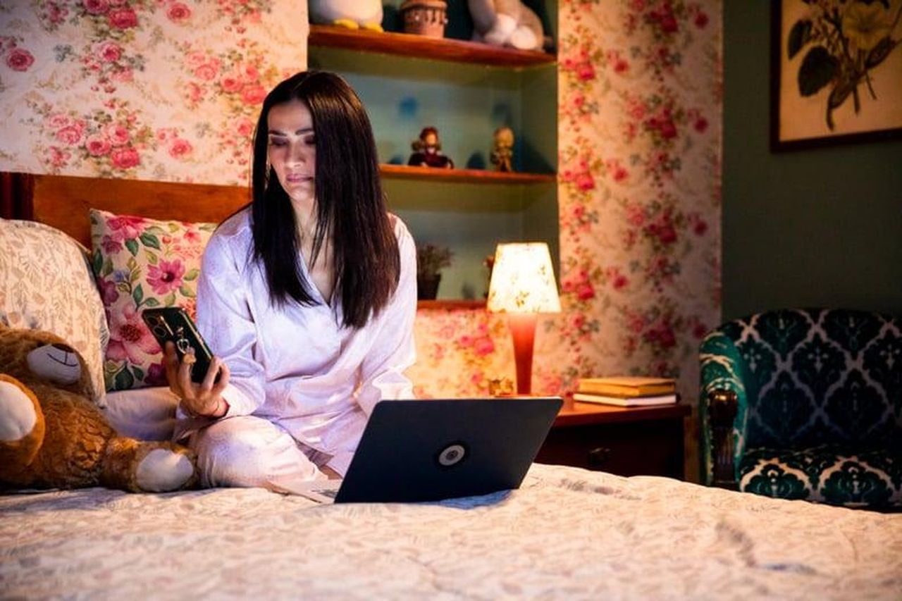 Limpatto_di_Betty_La_Fea_nel_mondo_ihvGi6ckoM - Confidenze24 source:popsugar - L'impatto di "Betty La Fea" nel mondo - Ana María Orozco (Beatriz Pinzón Solano)