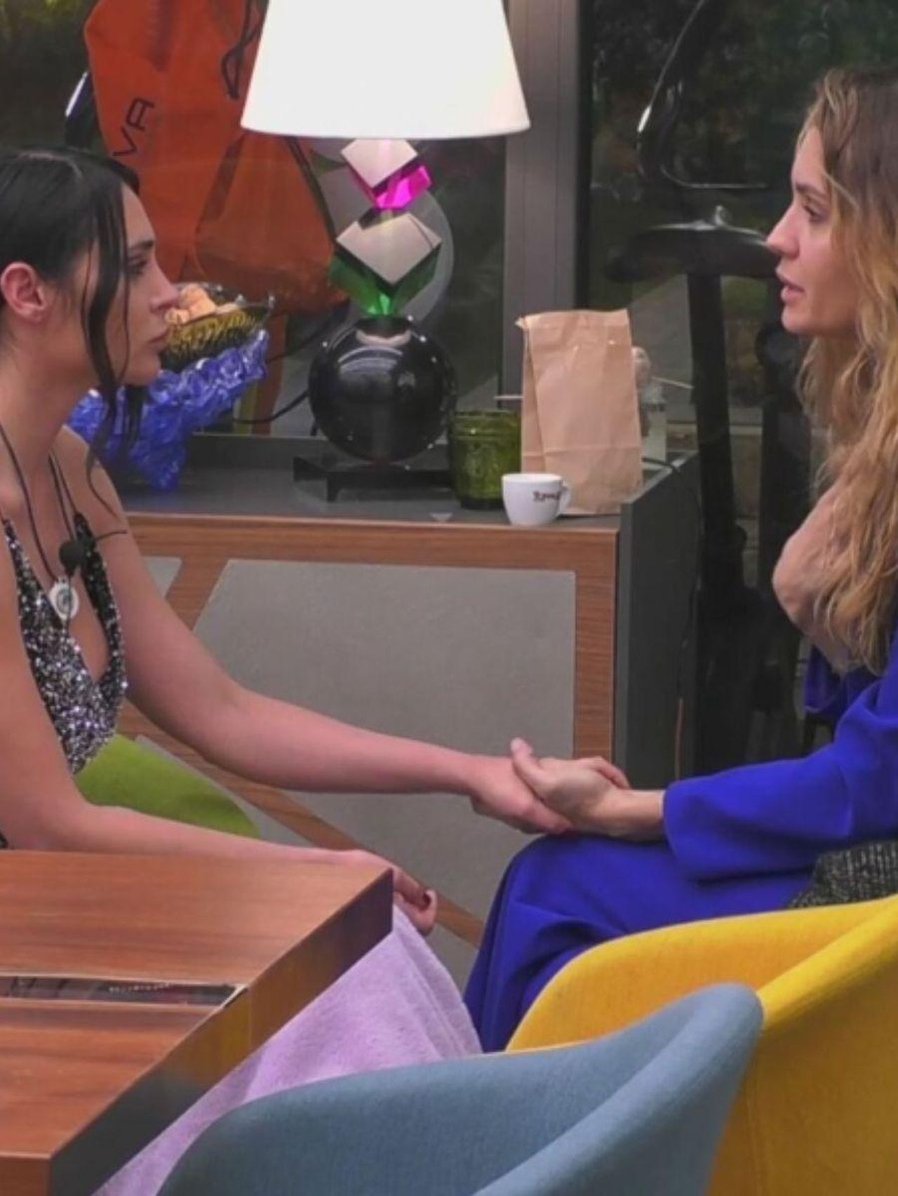 Lo_sfogo_di_Helena_con_Mariavittoria_eoz5mNdDzC - Confidenze24 source:tvzap - Lo sfogo di Helena con Mariavittoria - Helena si sfoga con Mariavittoria