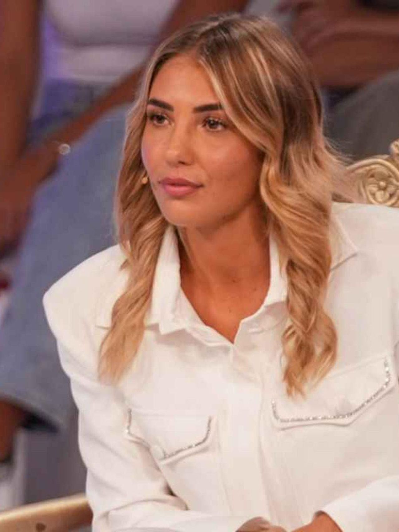 Martina_De_Ioannon_e_la_scelta_a_Uomini_e_donne_emerge_retroscena_su_Ciro_LeKMaXE4fc - Confidenze24 source:tvzap - Martina De Ioannon e la scelta a 'Uomini e donne': emerge retroscena su Ciro - Martina a Uomini e Donne
