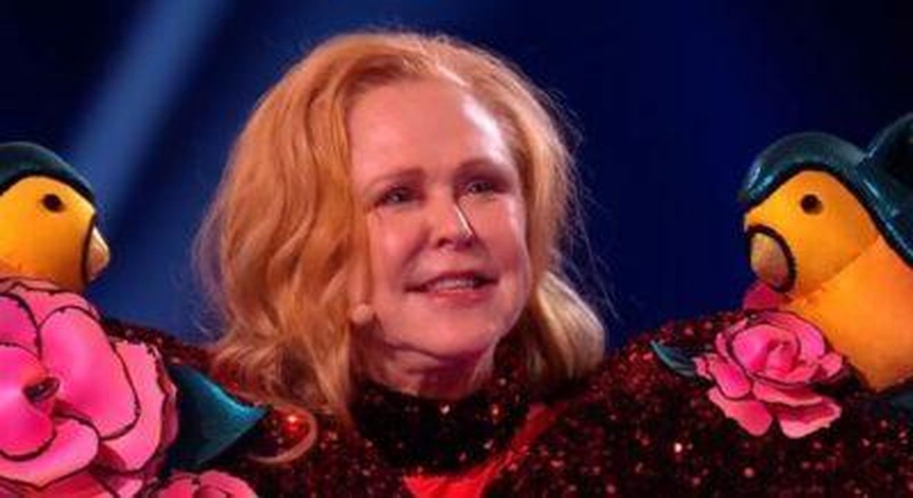 source:entertainmentdaily - Masked Singer: Carol Decker svelata come Tattoo - La cantante degli anni '80 Carol Decker su The Masked Singer