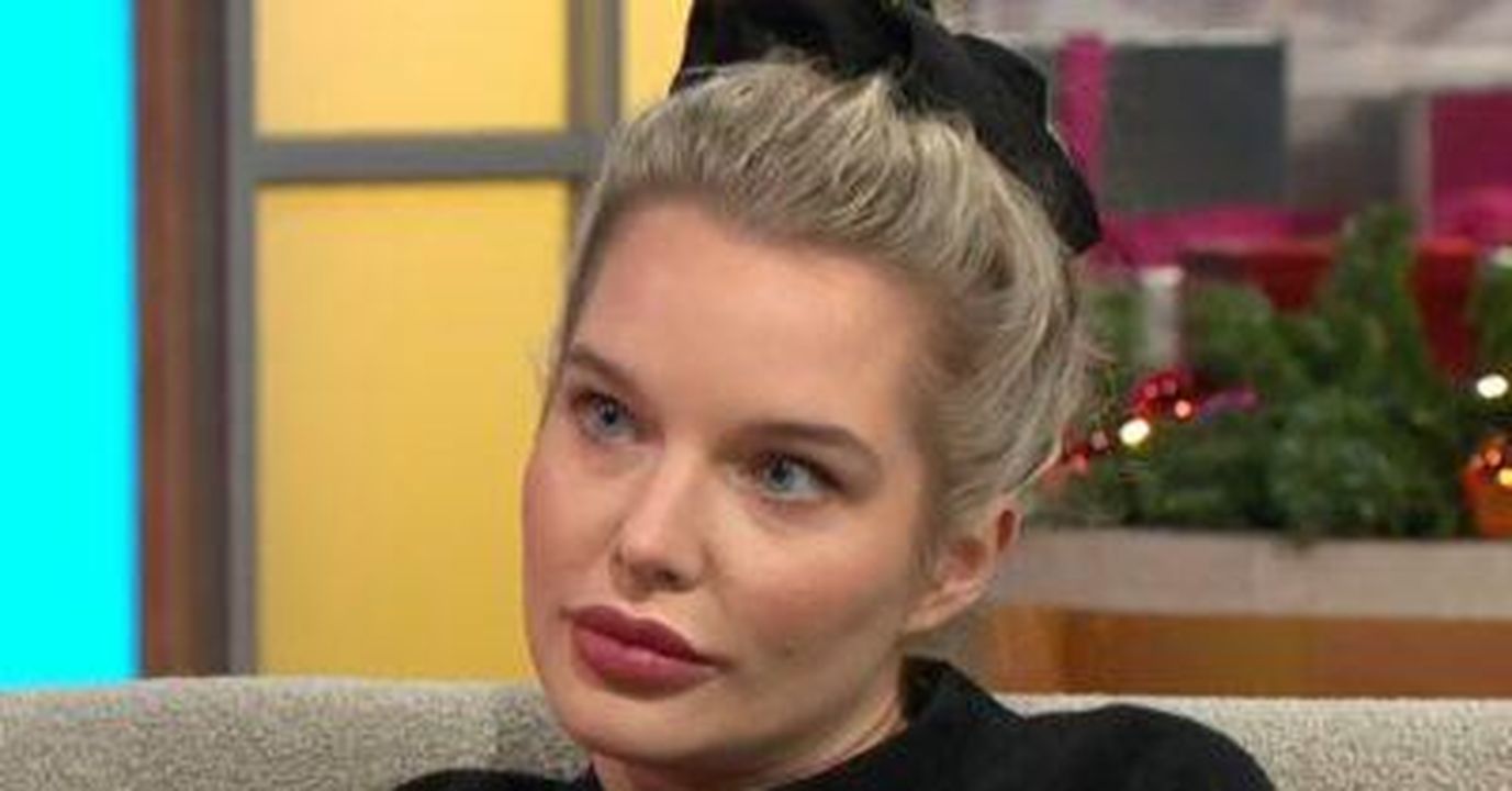 Meglio_senza_di_lei_73slfNKVHA - Confidenze24 source:entertainmentdaily - ‘Meglio senza di lei’ - Helen Flanagan con un'espressione seria
