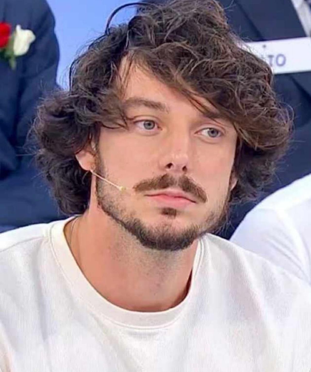 Michele_contatta_le_sue_corteggiatrici_dopo_il_trono_PagwMhsBl9 - Confidenze24 source:tvzap - Michele contatta le sue corteggiatrici dopo il trono - Michele Longobardi