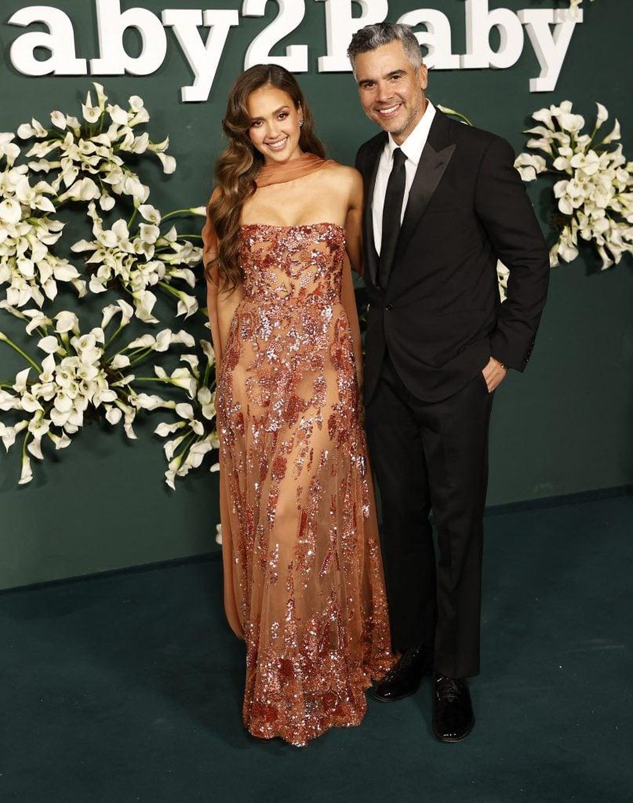 Momenti_di_Famiglia_CNrVaoz4y1 - Confidenze24 source:thehollywoodgossip - Momenti di Famiglia - Jessica Alba e Cash Warren al Baby2Baby gala