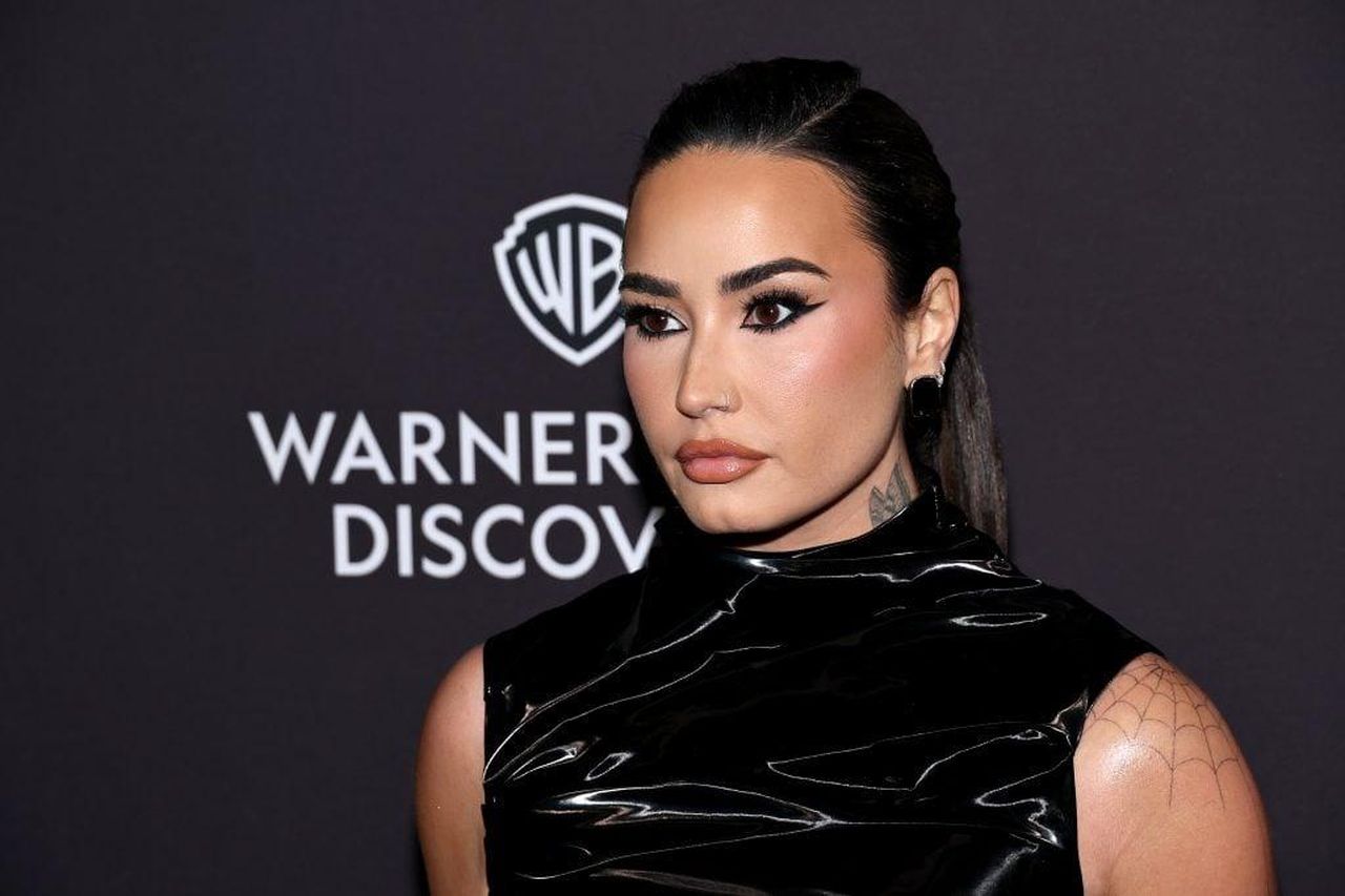 Nel_2021_Demi_Lovato__uscita_come_nonbinaria_D3plqBoBJm - Confidenze24 source:thehollywoodgossip - Nel 2021, Demi Lovato è uscita come nonbinaria - Demi Lovato partecipa al Festival della Giornata Mondiale della Salute Mentale.
