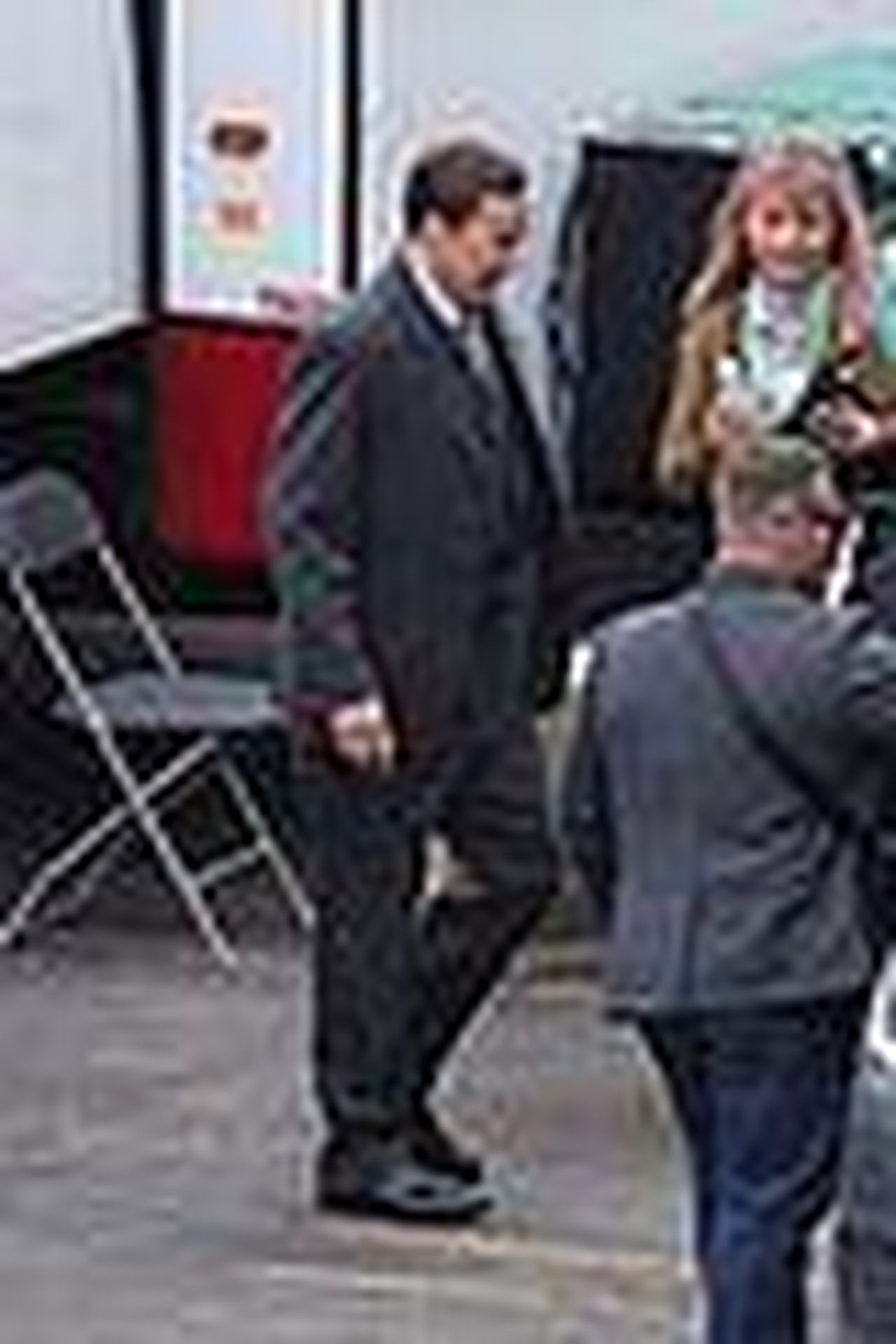 Nicolas_Cage_in_azione_a_Los_Angeles_J0mvJMNXiJ - Confidenze24 source:justjared - Nicolas Cage in azione a Los Angeles - Nicolas Cage sul set di Spider-Noir a Los Angeles 01