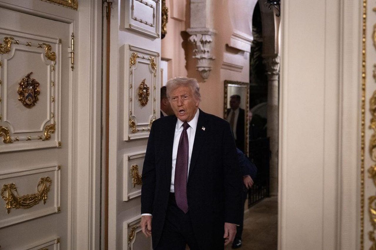 Perch_Trump__cos_Arrabbiato_con_Seth_Meyers_OWRk6Sqhjr - Confidenze24 source:thehollywoodgossip - Perché Trump è così Arrabbiato con Seth Meyers? - Donald Trump prima di riprendere il potere