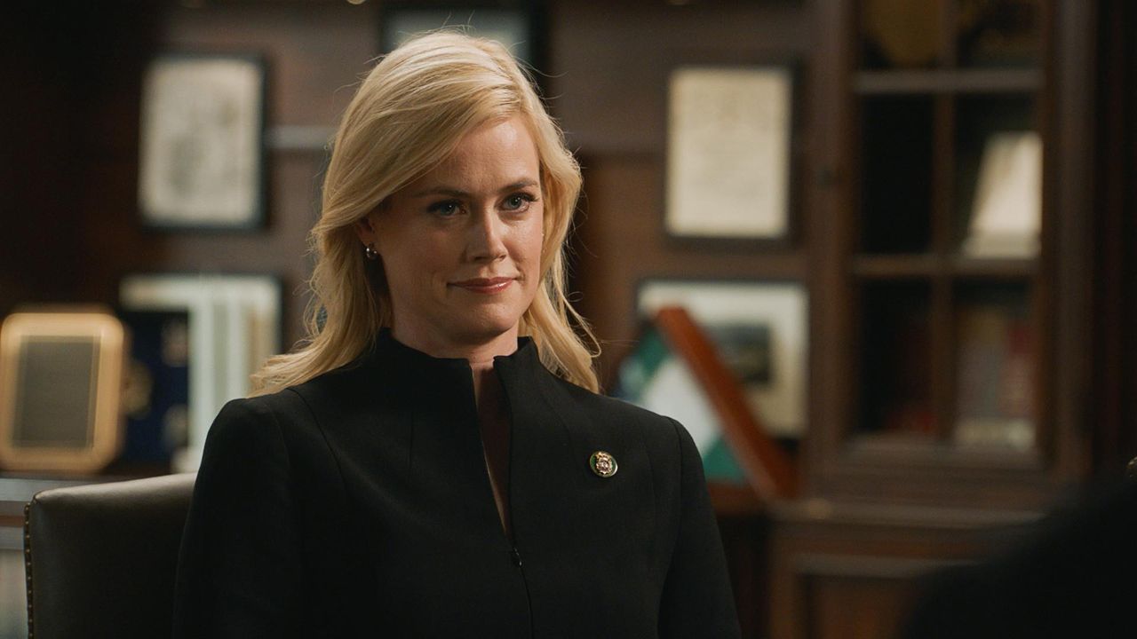 Perch__Stato_Cambiato_il_Nome_del_Personaggio_di_Abigail_Hawk_uQXXV8qSkI - Confidenze24 source:closerweekly - Perché È Stato Cambiato il Nome del Personaggio di Abigail Hawk? - Perché Tom Selleck Ha Cambiato il Nome del Personaggio di Abigail Hawk