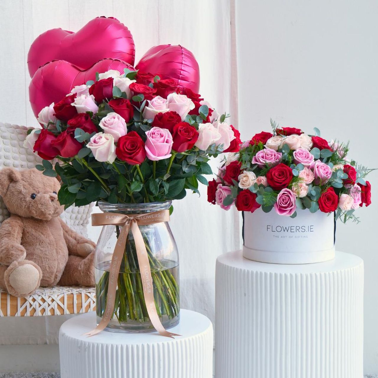 Perch_dovresti_ordinare_rose_rosse_questo_San_Valentino_E6dspDzQkg - Confidenze24 source:vipmagazine - Perché dovresti ordinare rose rosse questo San Valentino? - Bouquet di rose rosse e rosa