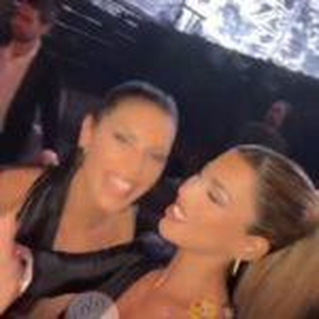 Perla_Vatiero_e_Vittorio_Menozzi_presenti_allevento_HajBKkRICM - Confidenze24 source:il vicolo delle news - Perla Vatiero e Vittorio Menozzi presenti all'evento - Jakub Bakkour alla Fashion Week