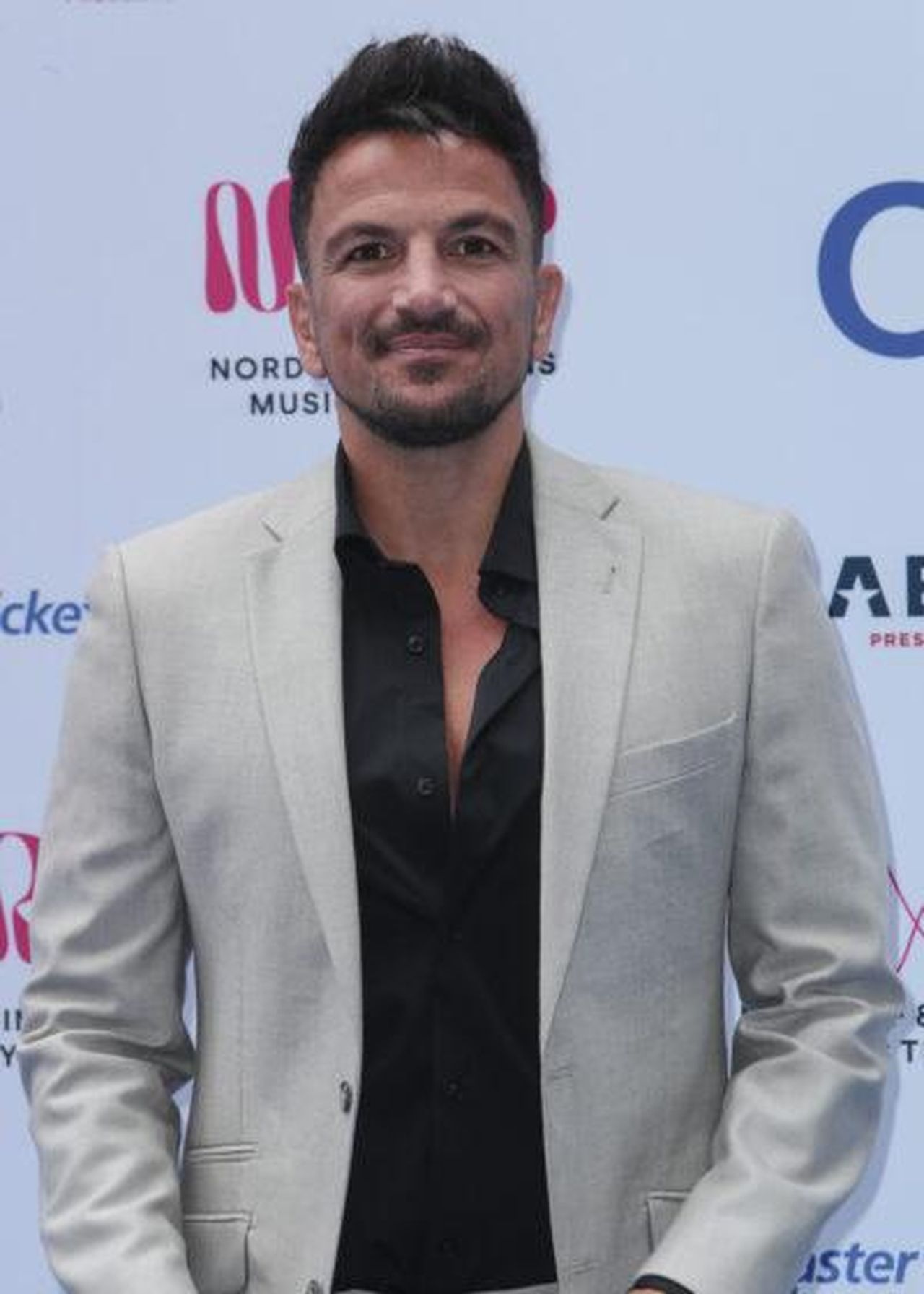 Peter_Andre_si_sente_terrorizzato_per_la_sicurezza_di_Junior_e_Princess_ik827wrkt9 - Confidenze24 source:entertainmentdaily - Peter Andre si sente terrorizzato per la sicurezza di Junior e Princess - Peter Andre sul red carpet
