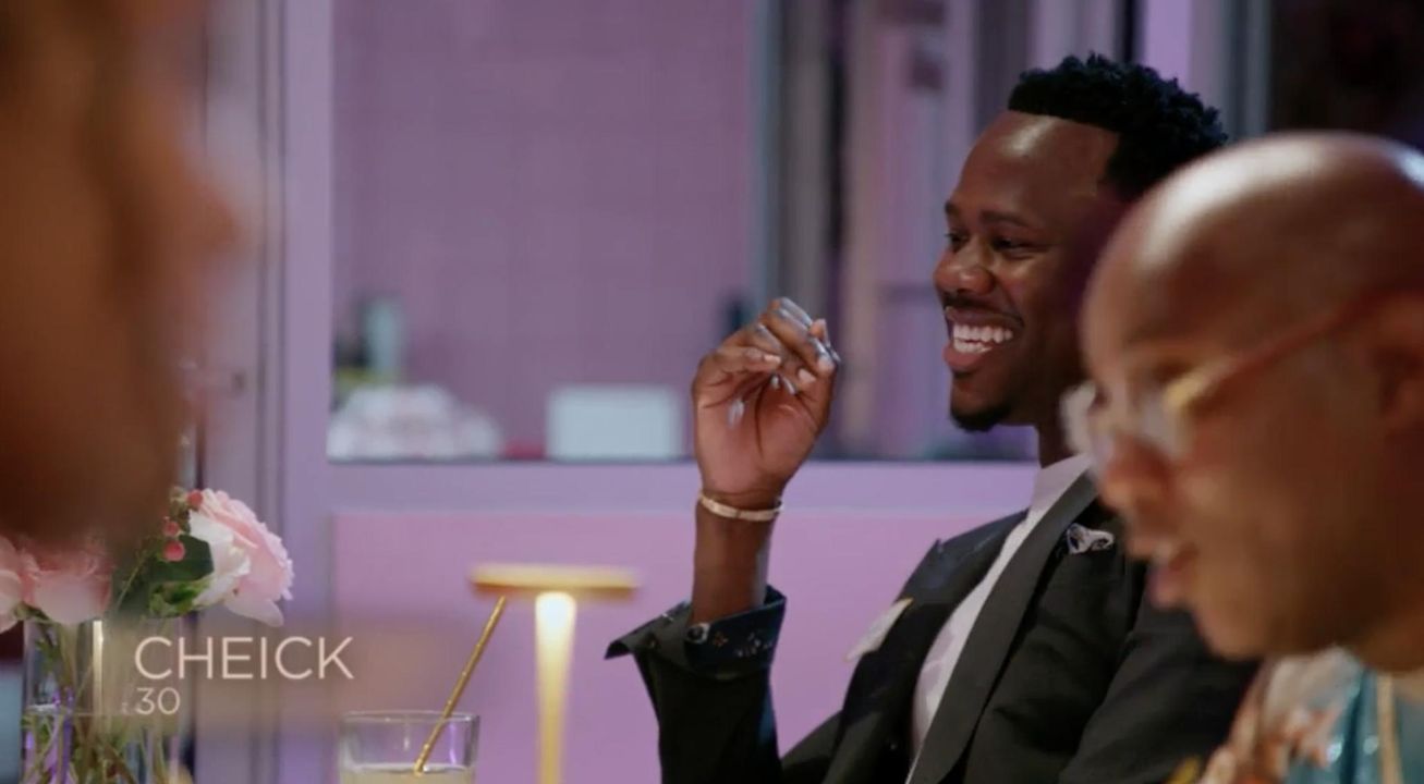 source:bossip - Phaedra Incontra Cheik, Un Giocatore Di Basket - Phaedra e Cheik si scambiano sguardi