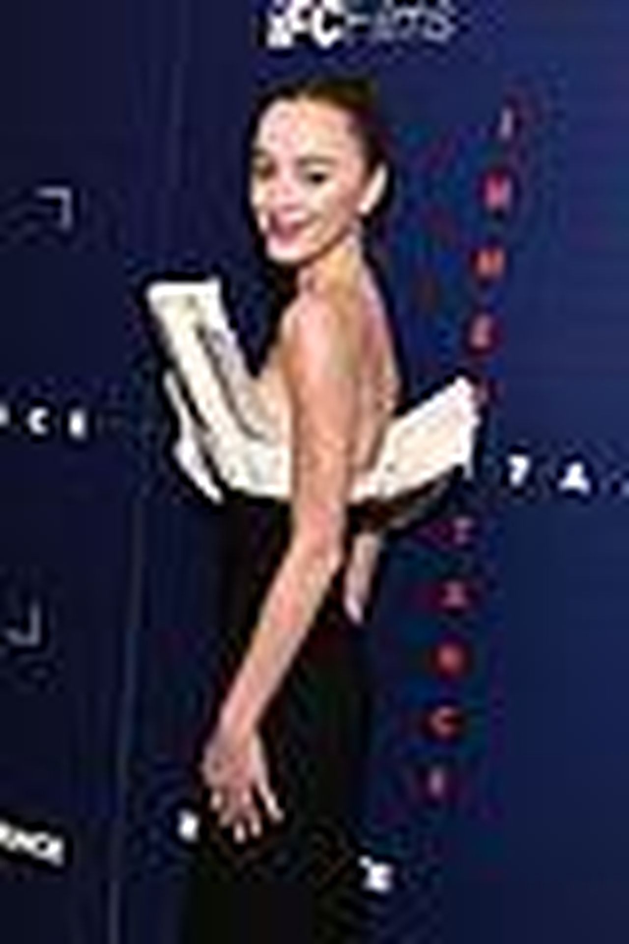 Phoebe_Dynevor_alla_premiere_di_Inheritance_8Ci4rGWKdl - Confidenze24 source:justjared - Phoebe Dynevor alla premiere di Inheritance - Phoebe Dynevor alla premiere di Inheritance 02