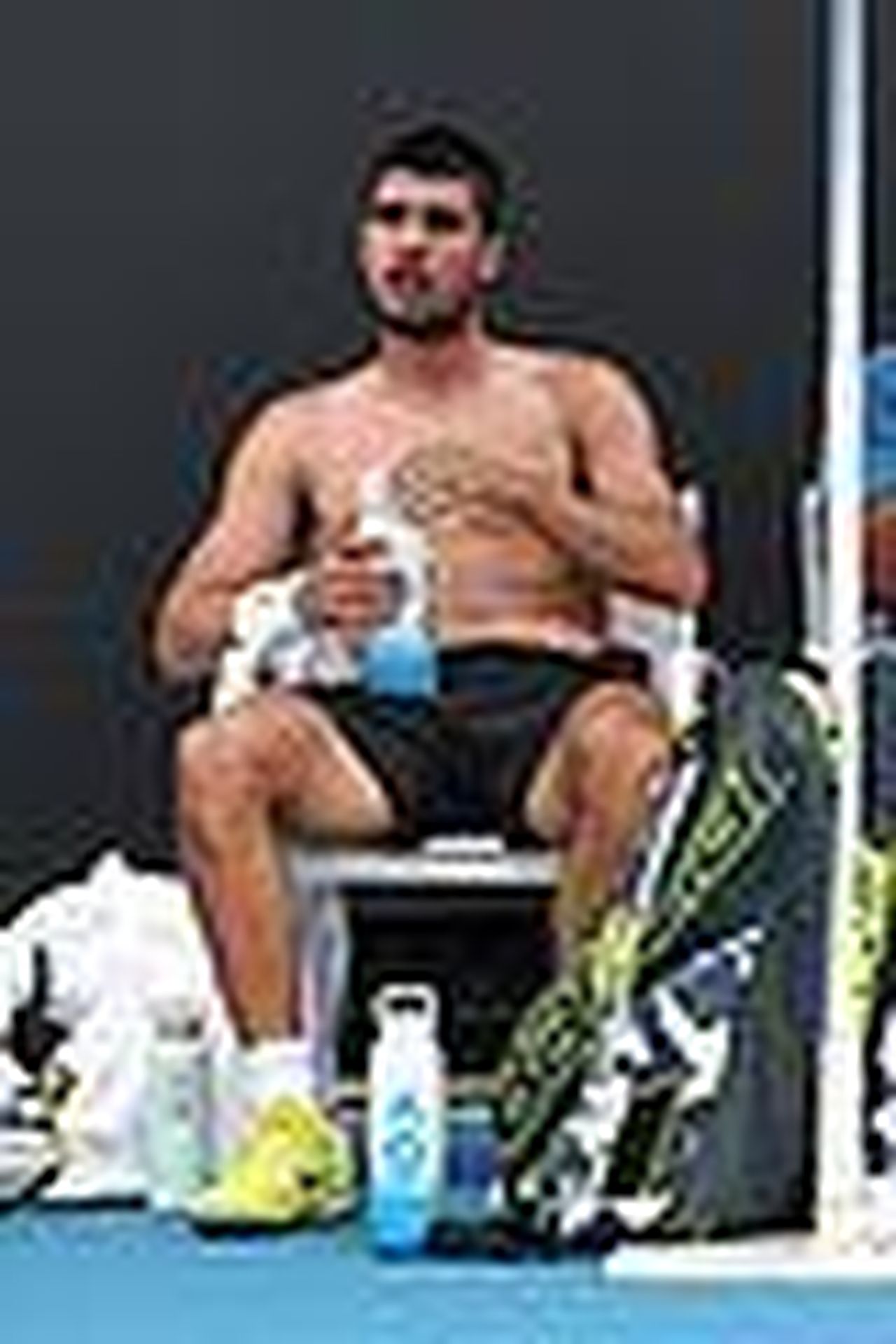 Preparazione_di_Carlos_Alcaraz_per_lAustralian_Open_0YsAGtTi5D - Confidenze24 source:justjared - Preparazione di Carlos Alcaraz per l'Australian Open - Carlos Alcaraz si allena senza maglietta all'Australian Open 05