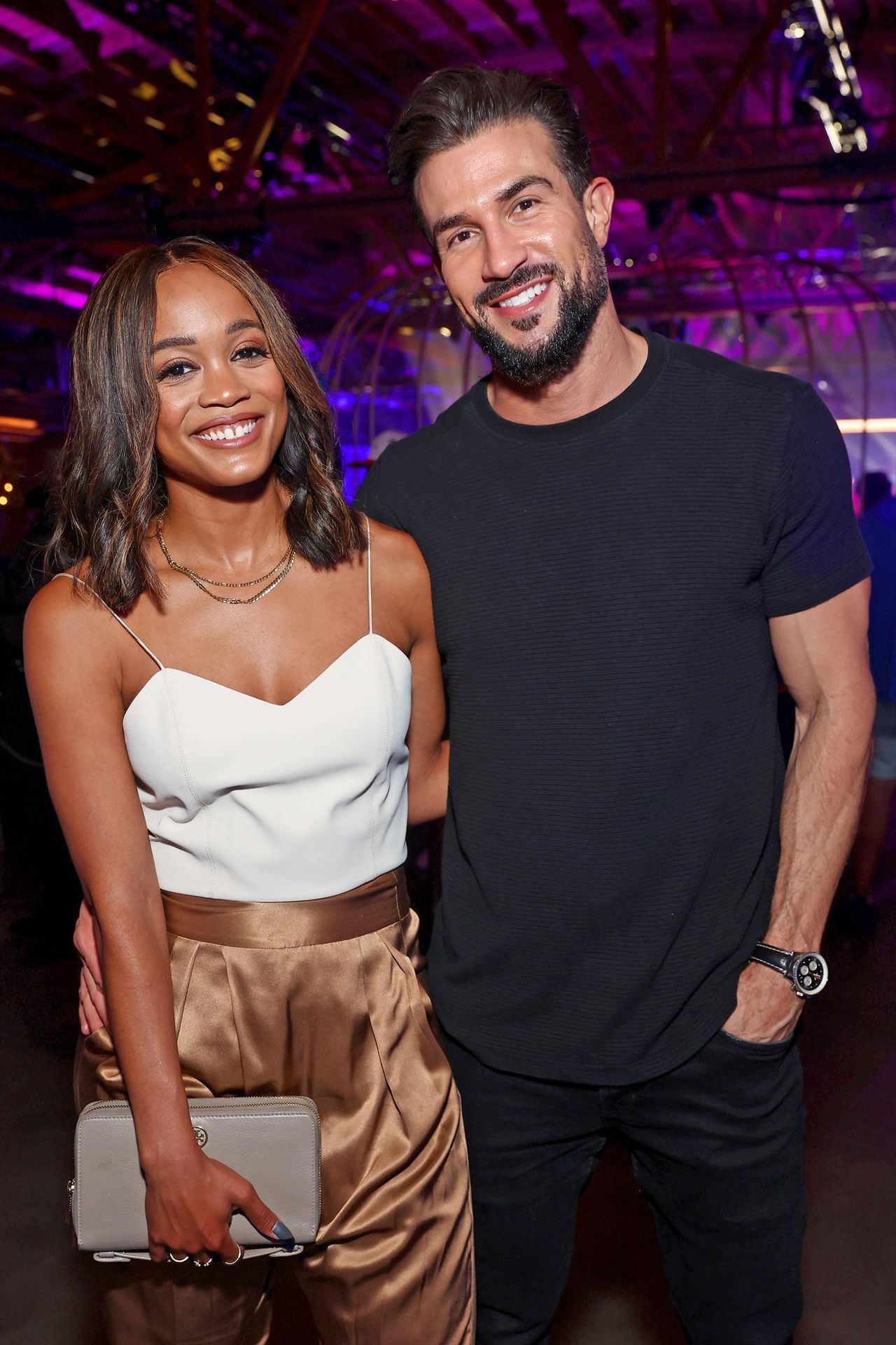 Quanto_Tempo_Hanno_Passato_Insieme_cXLQQPWCrF - Confidenze24 source:usmagazine - Quanto Tempo Hanno Passato Insieme? - Durata del Matrimonio di Rachel Lindsay e Bryan Abasolo