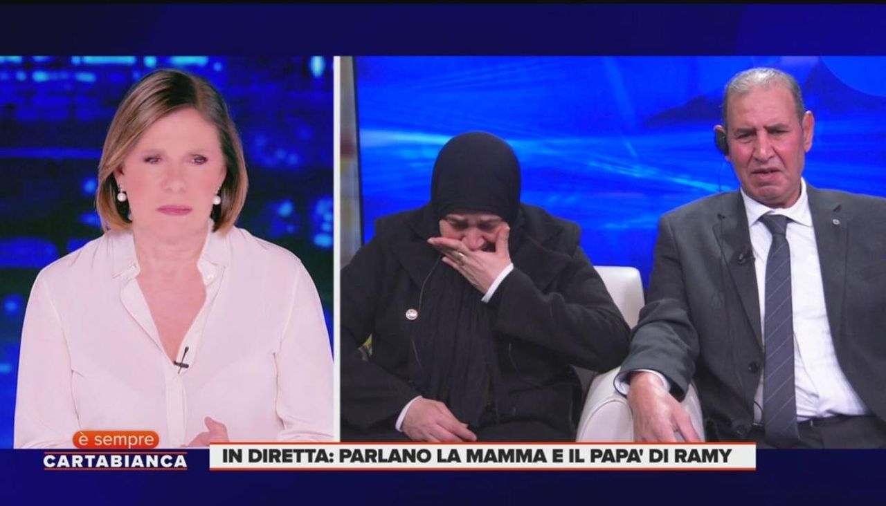 Ramy_Elgaml_i_genitori_rompono_il_silenzio_a__Sempre_Cartabianca_MyzFSlElvB - Confidenze24 source:tvzap - Ramy Elgaml, i genitori rompono il silenzio a È Sempre Cartabianca - Immagine di Ramy Elgaml