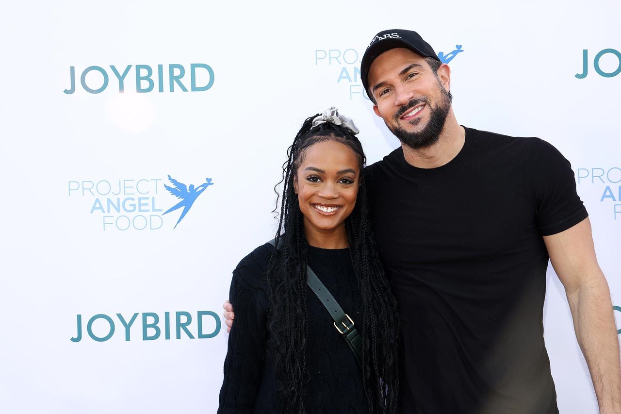 Reazioni_al_Divorzio_WG3ay8qxlB - Confidenze24 source:usmagazine - Reazioni al Divorzio - Bryan Abasolo parla del divorzio.