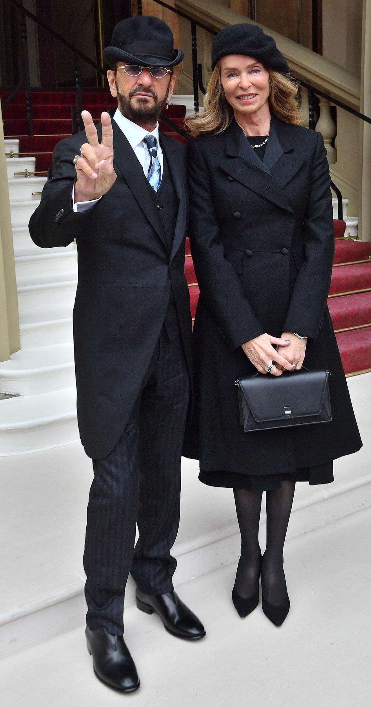 Riconoscimento_da_Parte_della_Regina_IysnMniBvk - Confidenze24 source:usmagazine - Riconoscimento da Parte della Regina - Ringo Starr riceve il titolo di Cavaliere