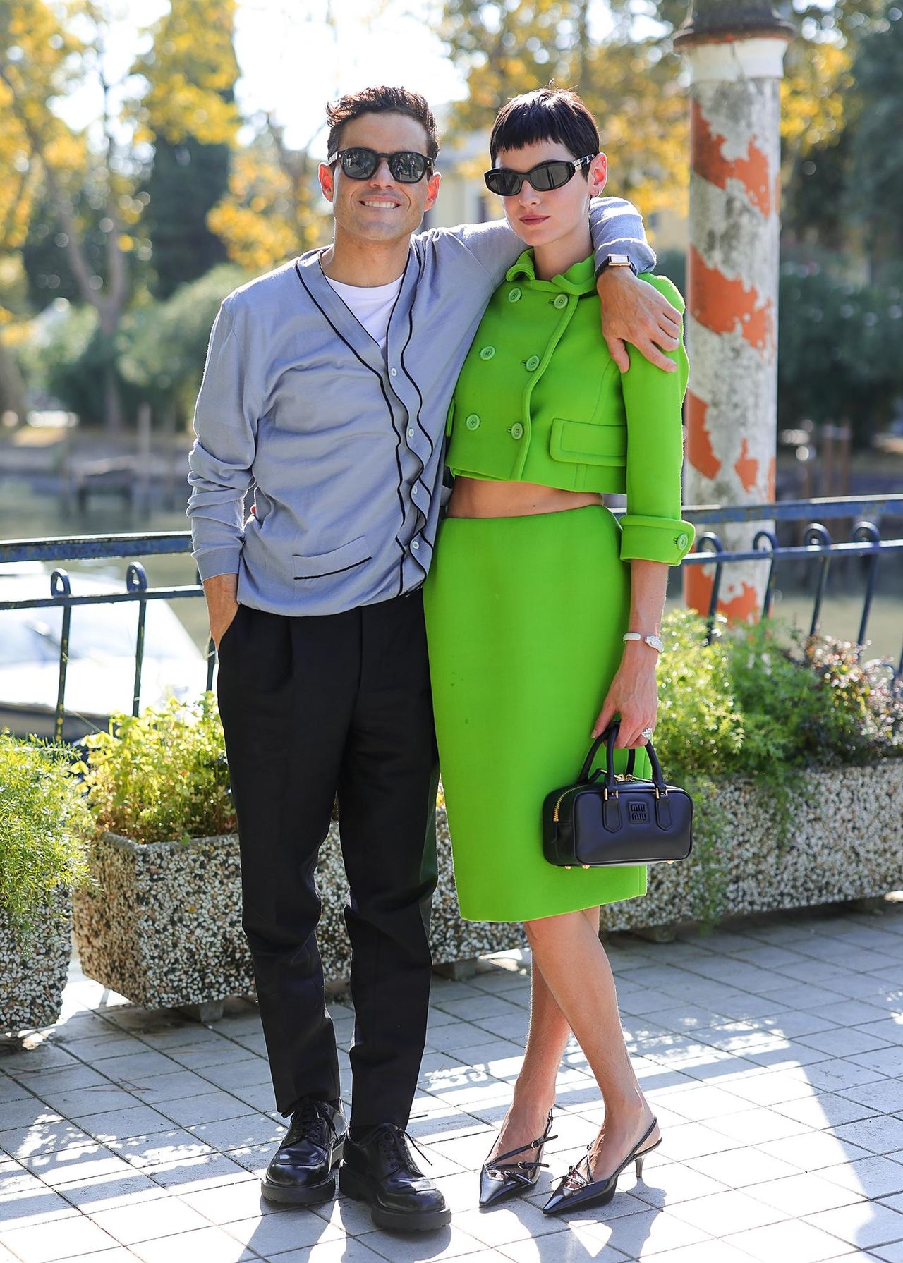 Riflessioni_di_Rami_Malek_sulla_Relazione_jiOJdxaxpd - Confidenze24 source:usmagazine - Riflessioni di Rami Malek sulla Relazione - Rami Malek e Emma Corrin.