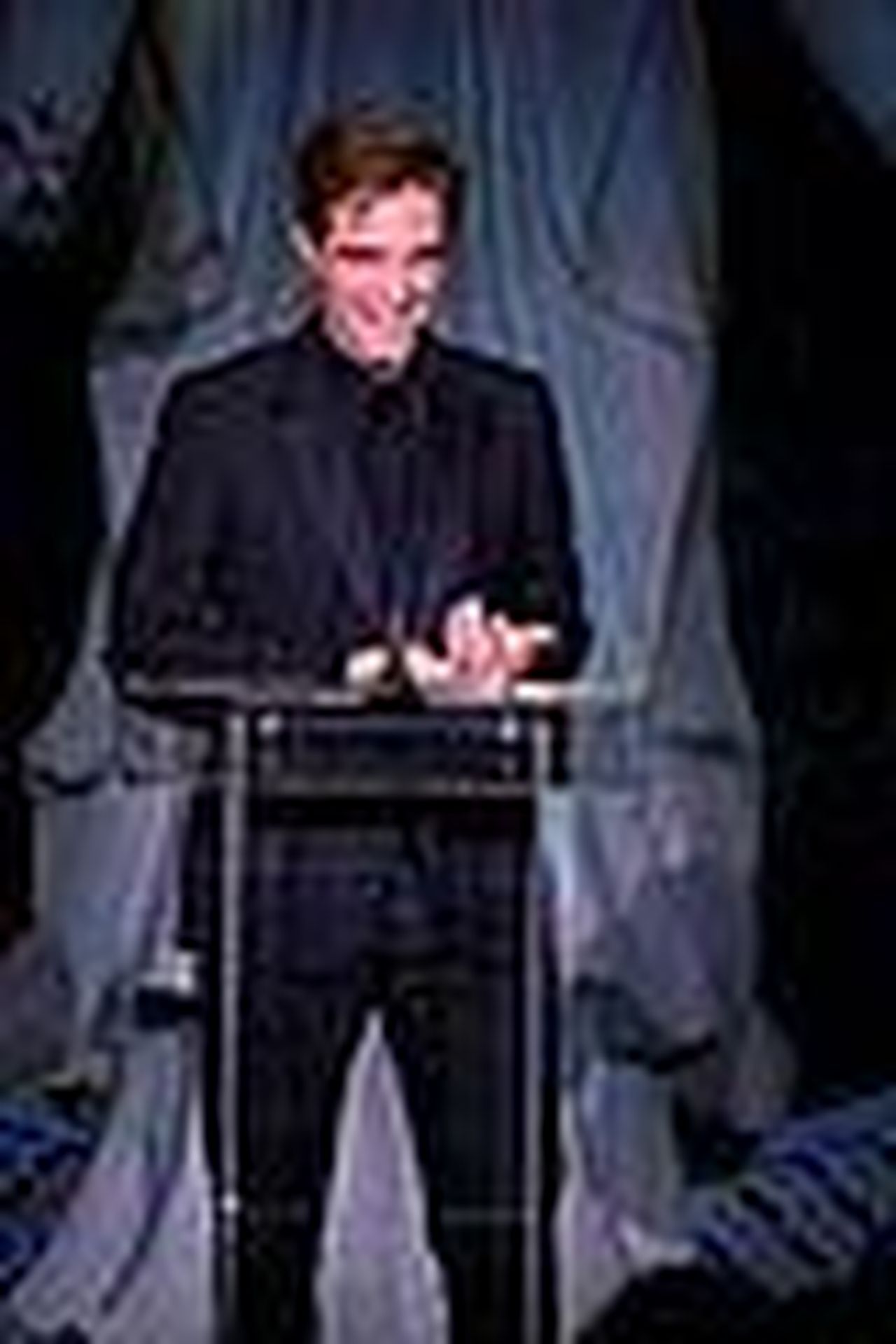 Robert_Pattinson_presenta_il_premio_per_il_miglior_film_OXHN2xHa5f - Confidenze24 source:justjared - Robert Pattinson presenta il premio per il miglior film - Robert Pattinson presenta il premio