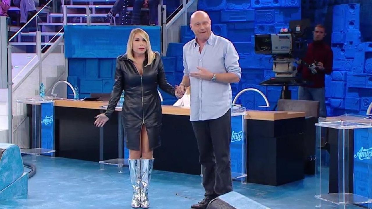 Rudy_Zerbi_fa_lo_show_ma_la_collega_non_gradisce_YpNdB9ubD7 - Confidenze24 source:lanostratv - Rudy Zerbi fa lo show ma la collega non gradisce - foto amici 24 anna pettinelli rudy zerbi