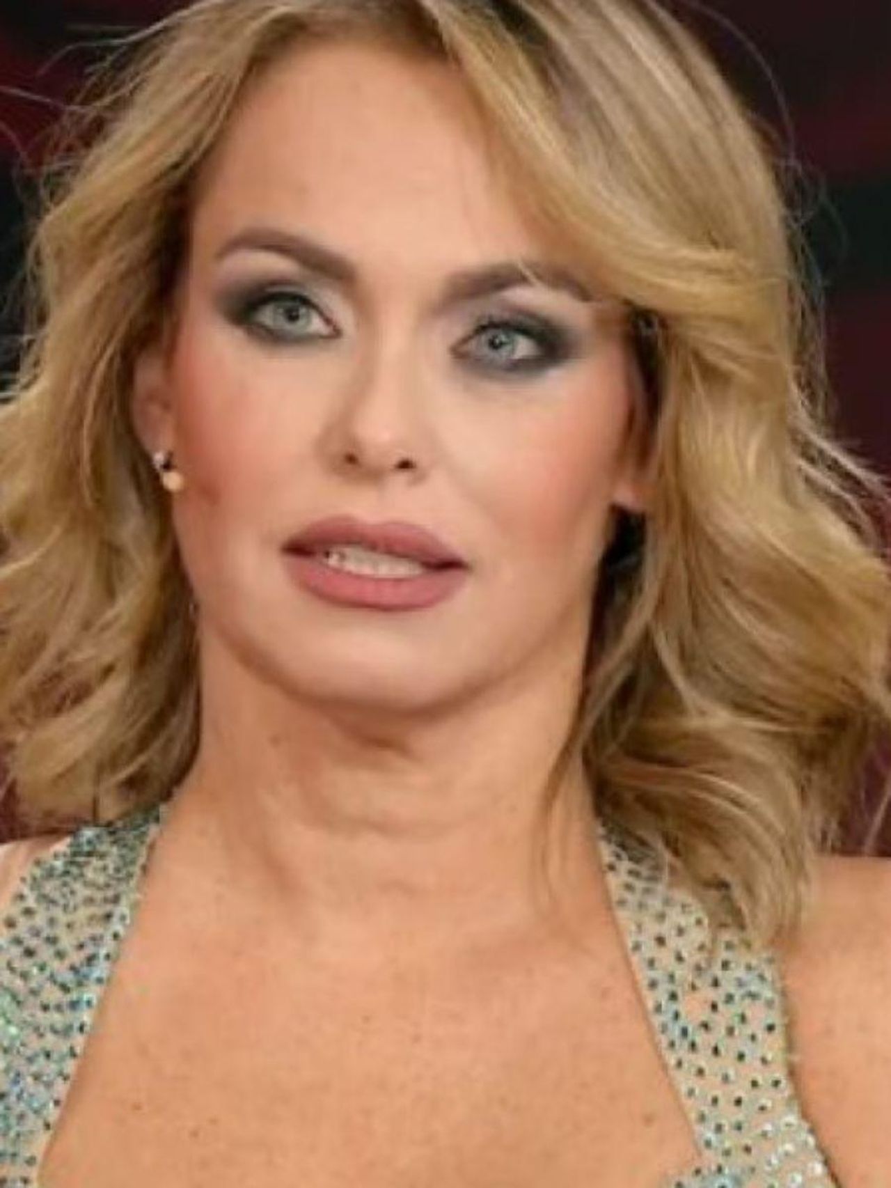 Selvaggia_Lucarelli_e_il_nuovo_scoop_clamoroso_HeSfRFrz3Z - Confidenze24 source:tvzap - Selvaggia Lucarelli e il nuovo scoop clamoroso - Bruganelli