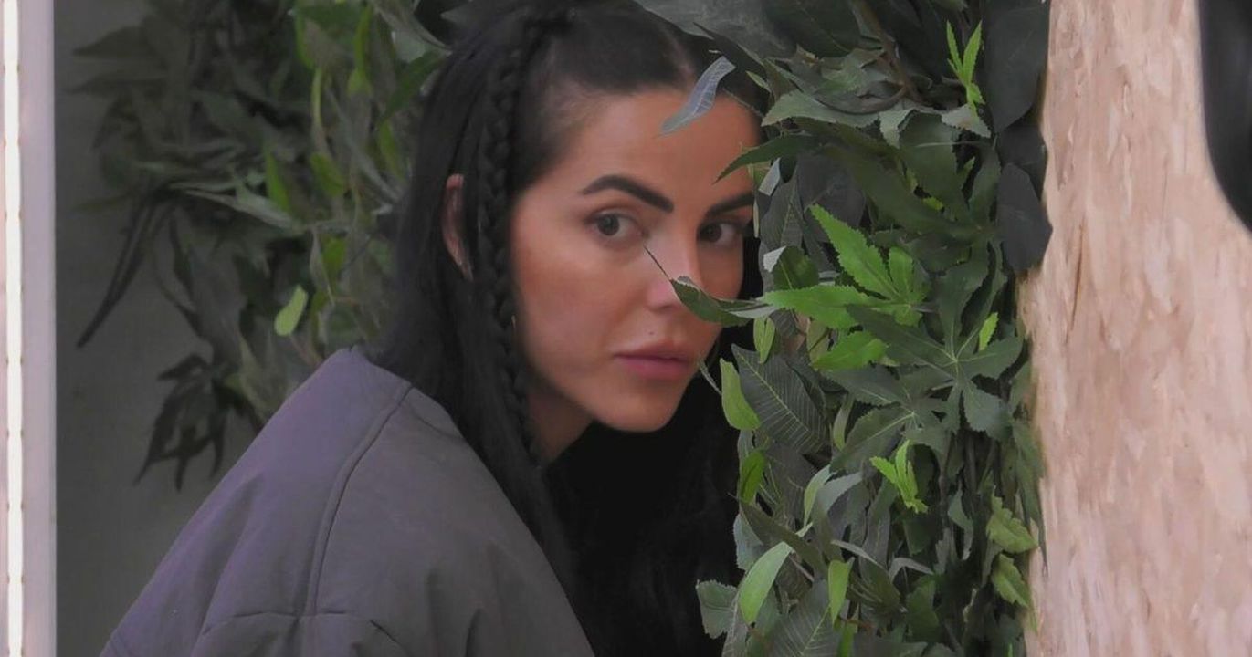 Shaila_favorita_per_leliminazione_sondaggio_televoto_Grande_Fratello_del_13_gennaio_9okXWVL1qh - Confidenze24 source:Blasting News - Shaila favorita per l'eliminazione: sondaggio televoto Grande Fratello del 13 gennaio - Shaila Gatta