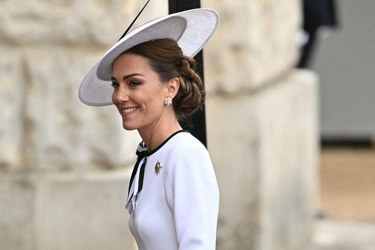 Sostenere_la_Causa_UlFh9Ilull - Confidenze24 source:thehollywoodgossip - Sostenere la Causa - Catherine, Principessa di Galles al Trooping the Colour